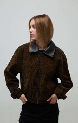 CAMPERA GAMUZA PRINT OJOROJO