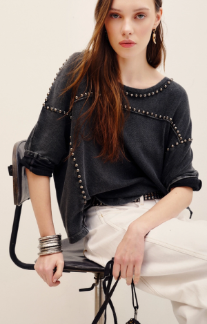 REMERA STUDS RAPSODIA